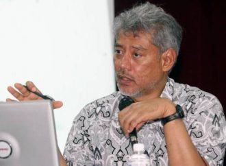 佐摩：谨慎政策降低金融风暴衝击